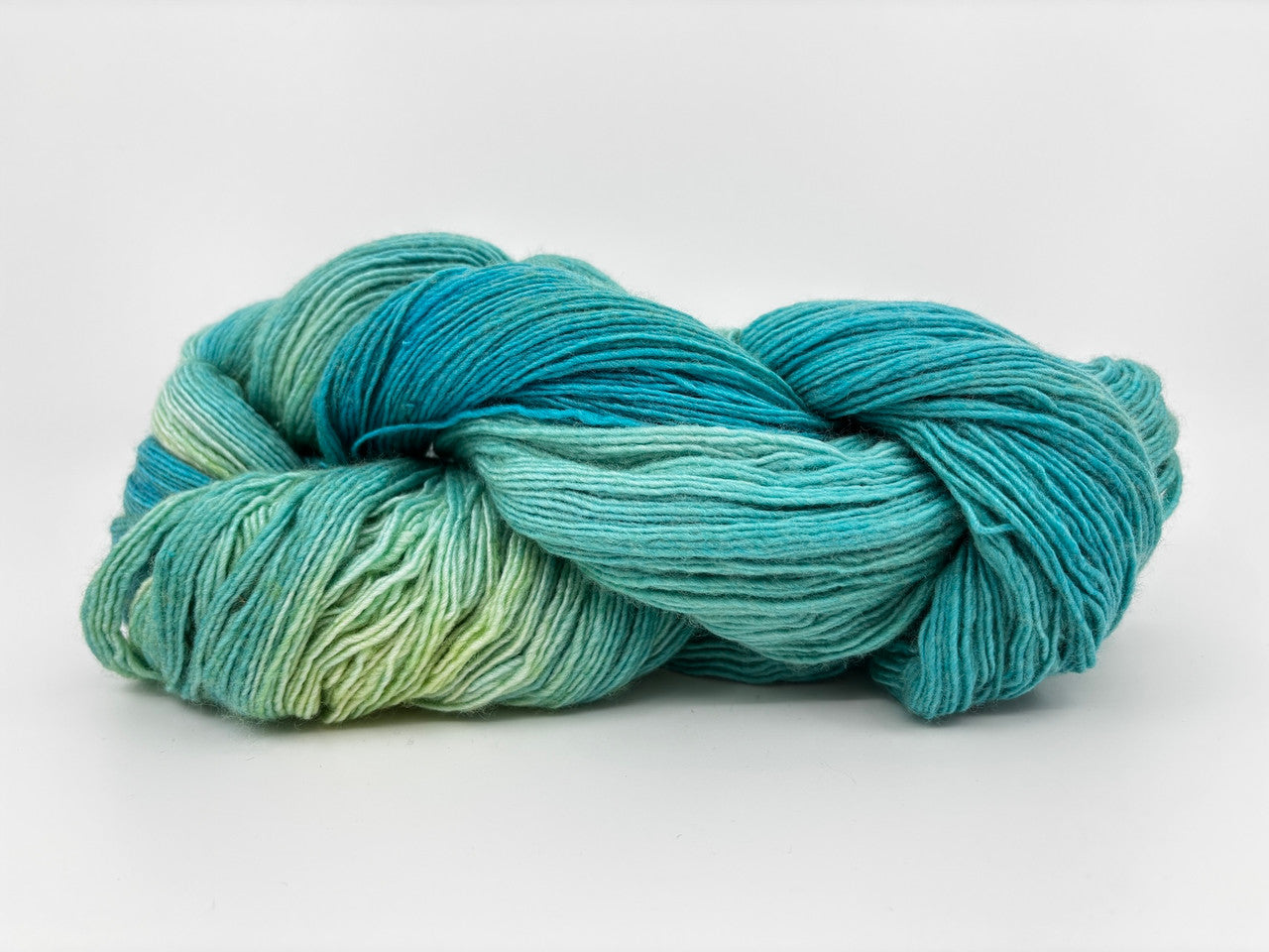 A skein of Manos del Uruguay Fino yarn