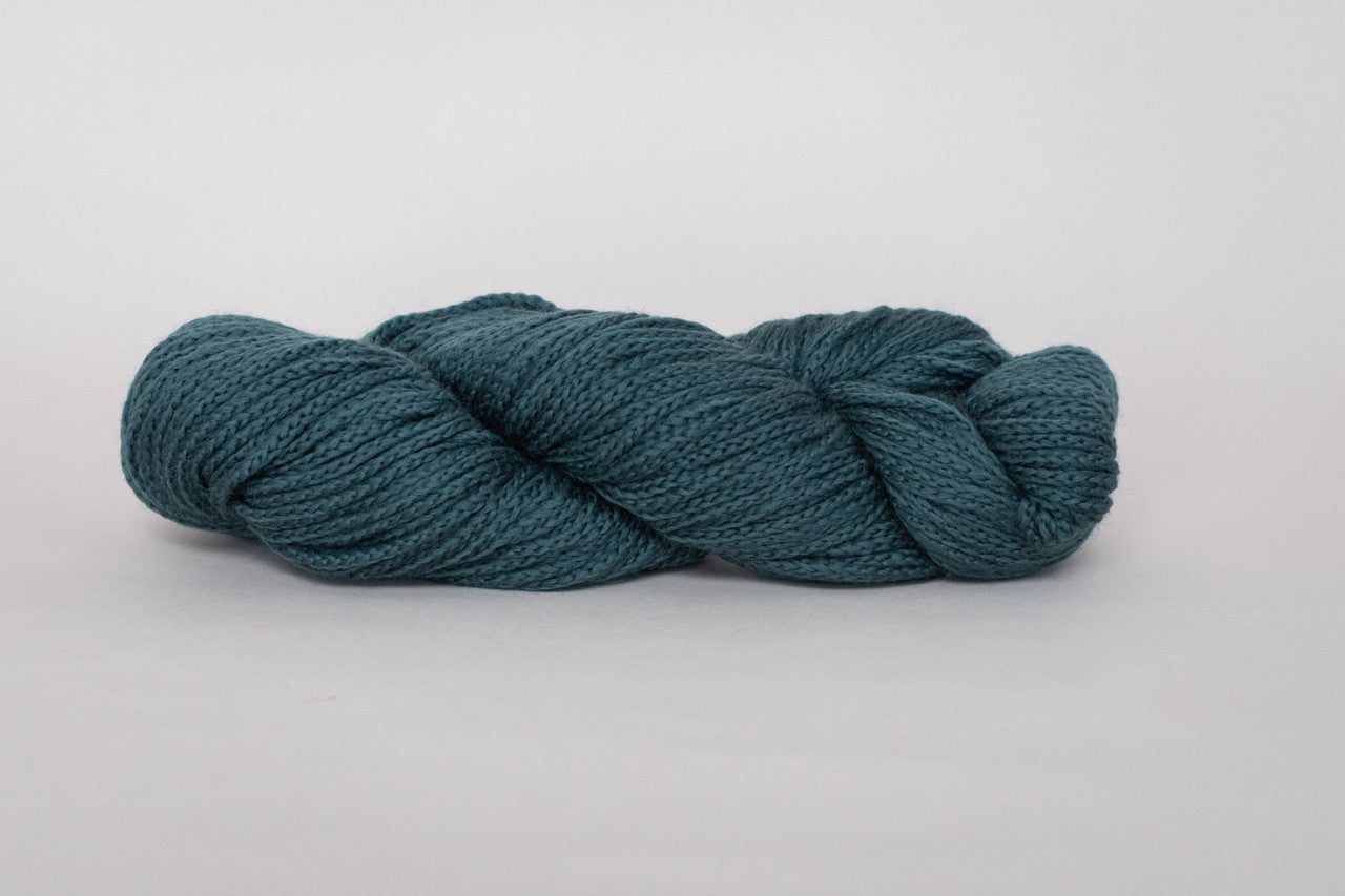 A skein of Woolfolk Far yarn