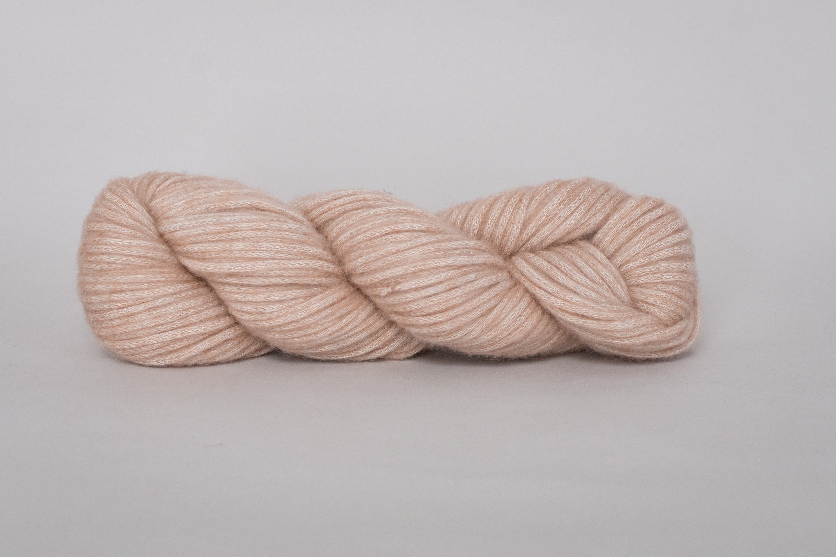 Skein of Woolfolk Luft, color: L14