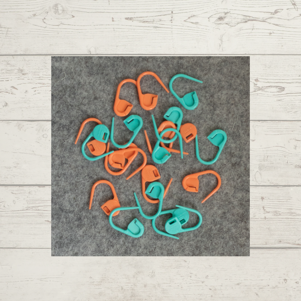 Clover Locking Stitch Markers at The Endless Skein – The Endless Skein